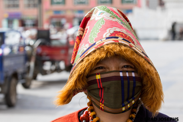 traditional tibetan woman dress